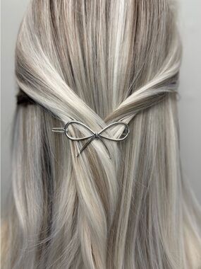 Bow Hair Clip Set Gold & Silver Women’s Minimalist Metal Barrettes Duo